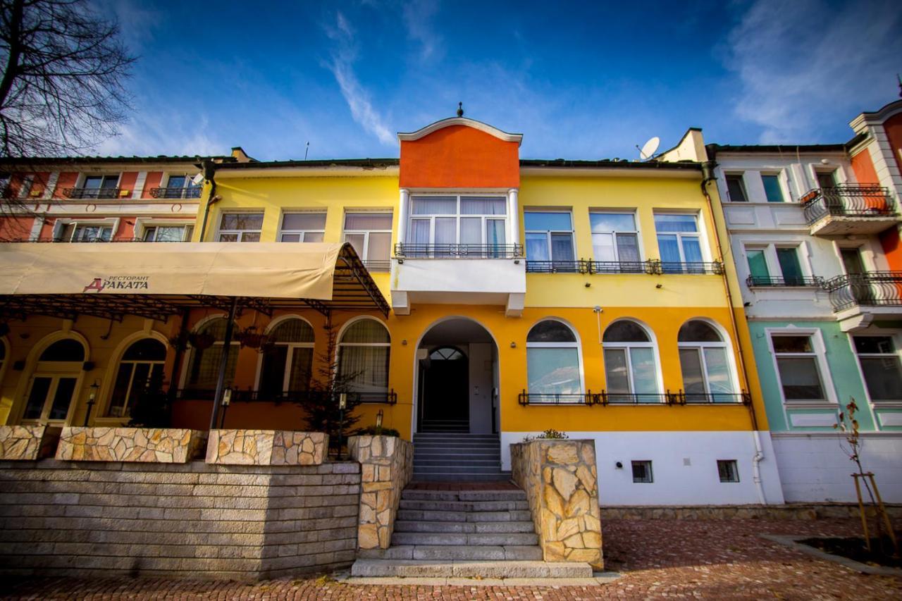 Old City Square Apartment Lovech Bagian luar foto