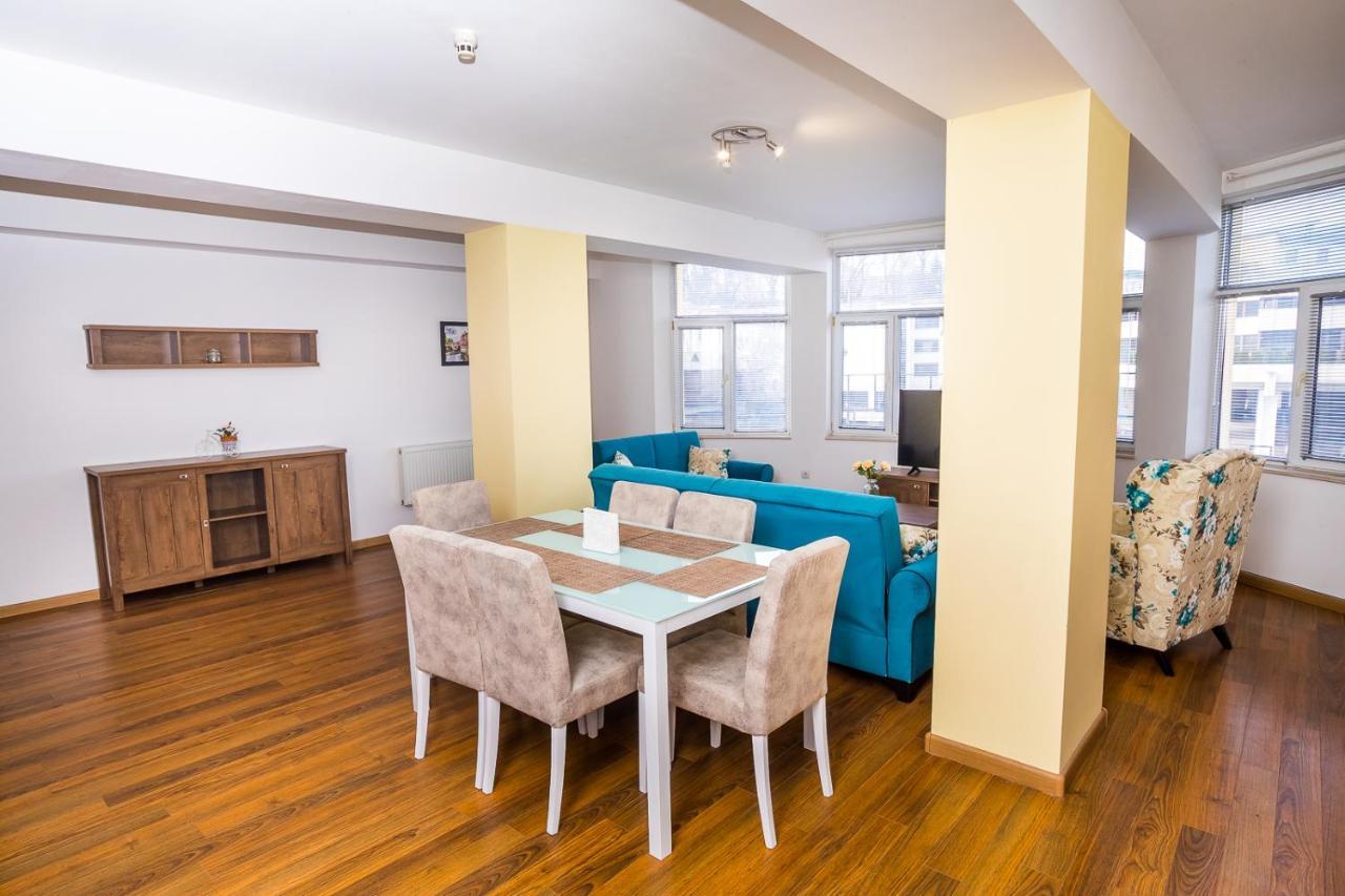 Old City Square Apartment Lovech Bagian luar foto