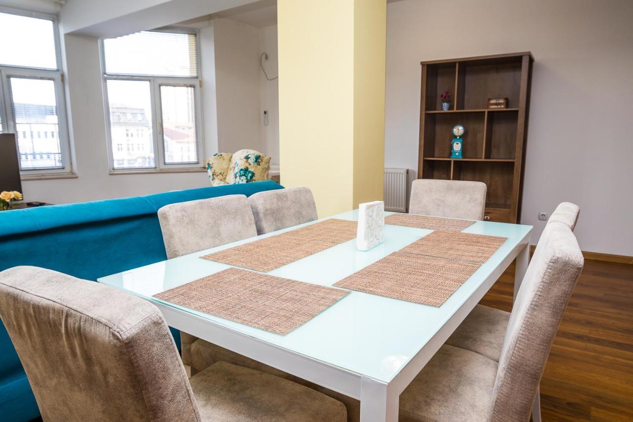 Old City Square Apartment Lovech Bagian luar foto