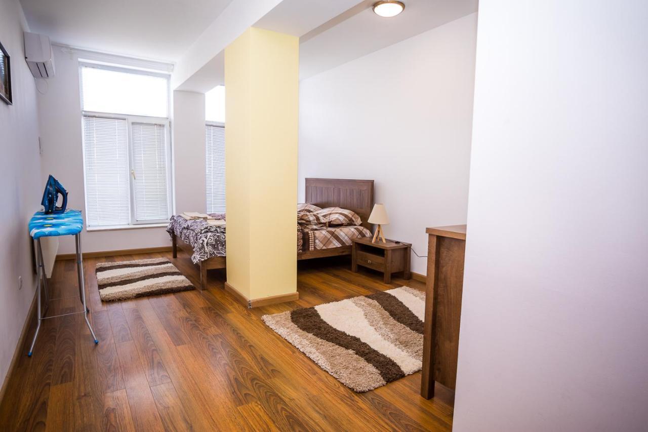 Old City Square Apartment Lovech Bagian luar foto