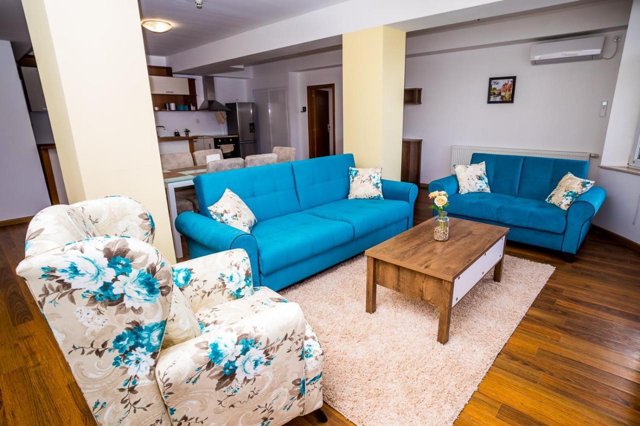 Old City Square Apartment Lovech Bagian luar foto