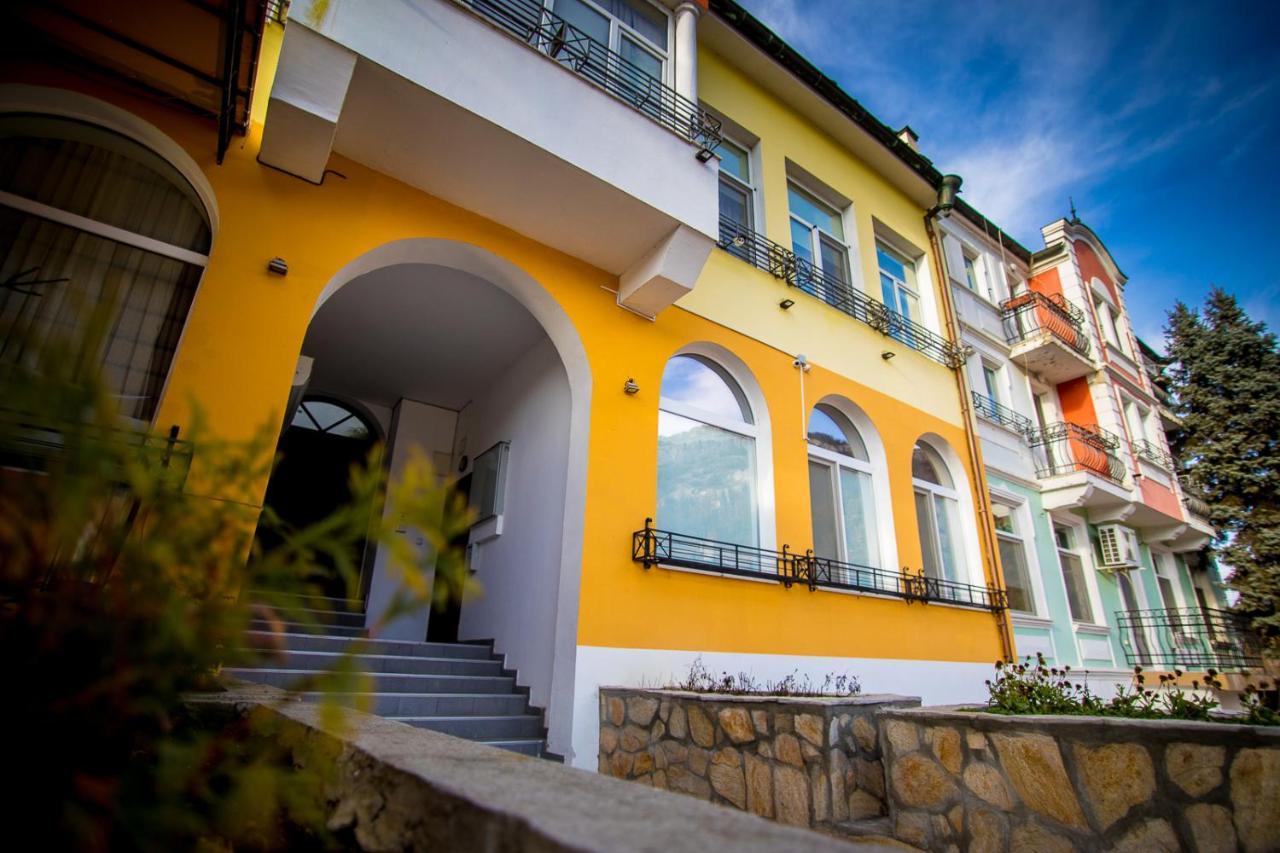Old City Square Apartment Lovech Bagian luar foto