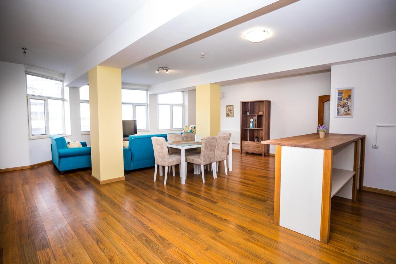 Old City Square Apartment Lovech Bagian luar foto