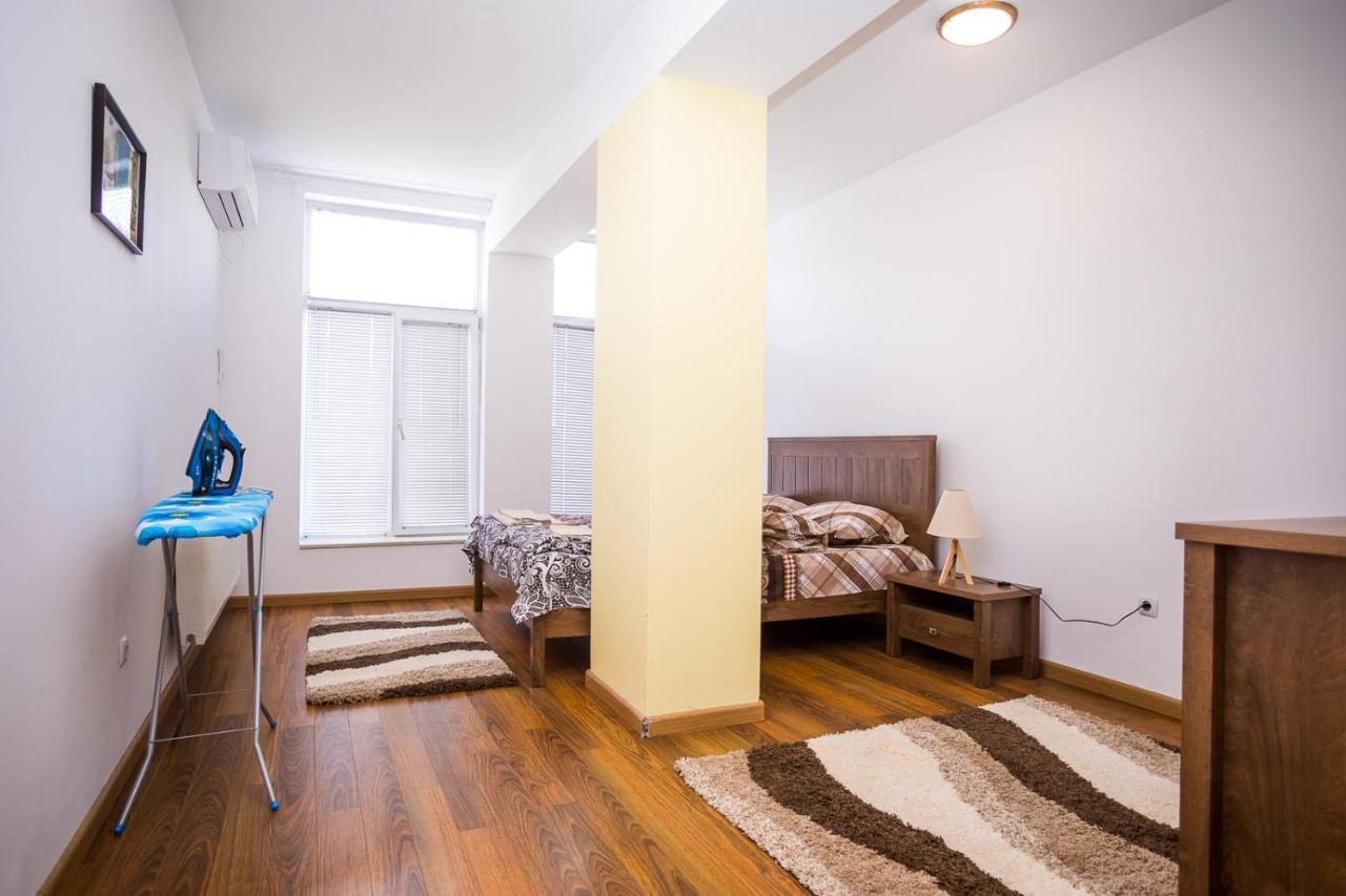 Old City Square Apartment Lovech Bagian luar foto