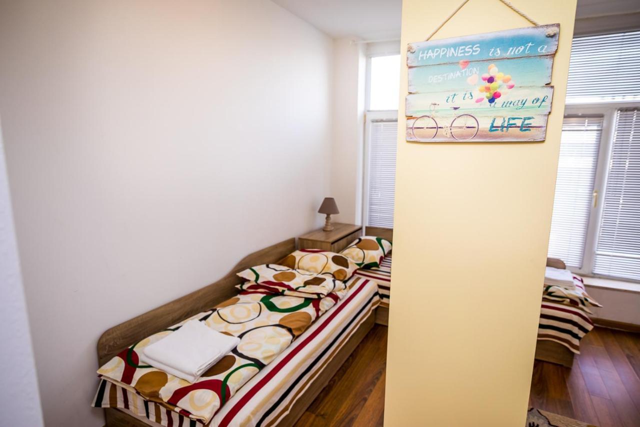 Old City Square Apartment Lovech Bagian luar foto