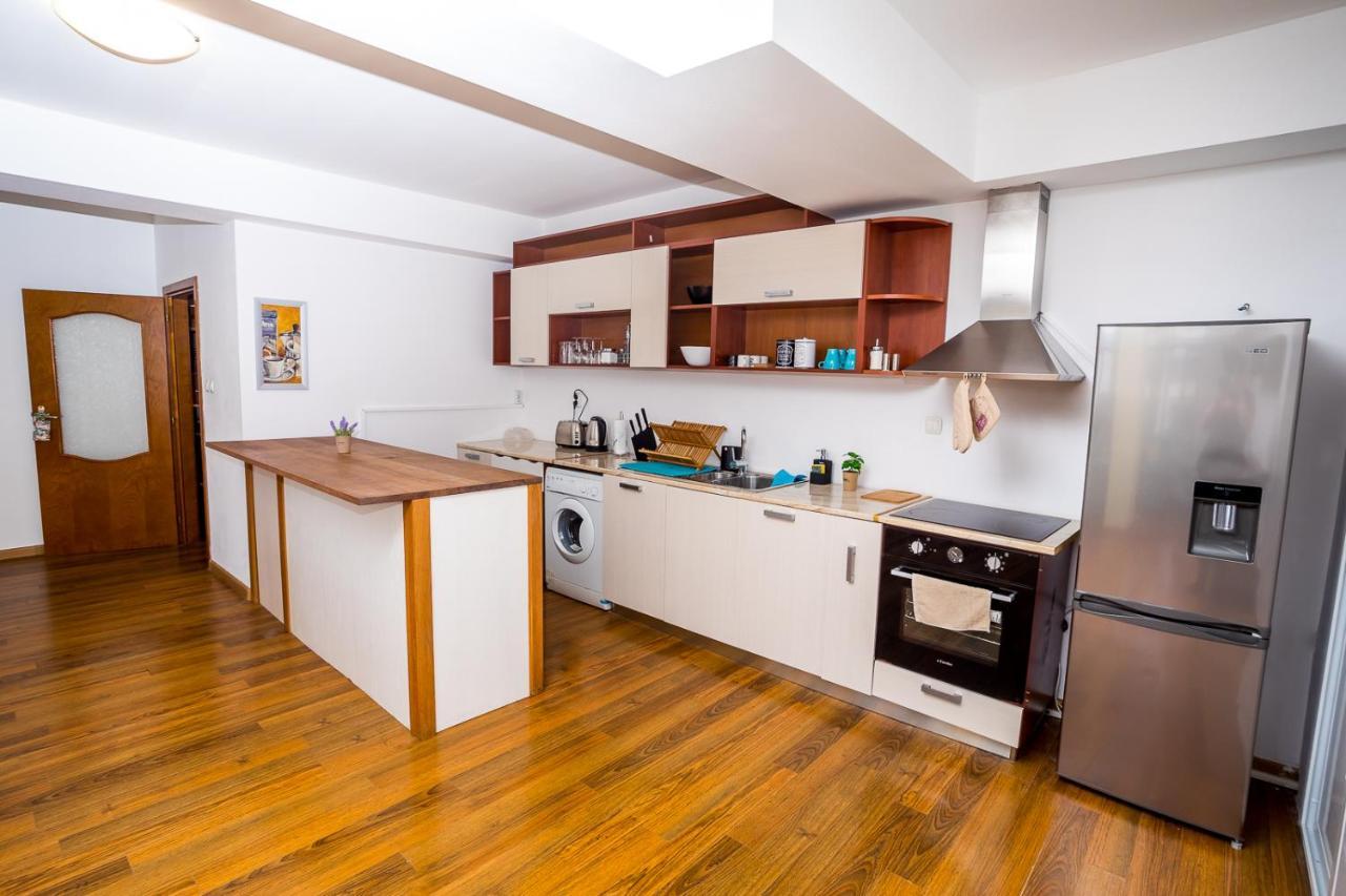 Old City Square Apartment Lovech Bagian luar foto