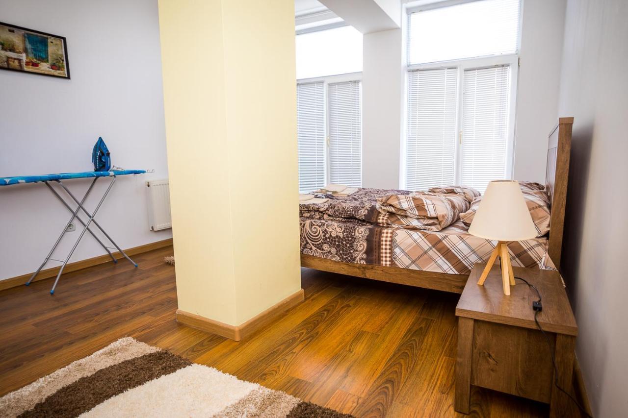 Old City Square Apartment Lovech Bagian luar foto