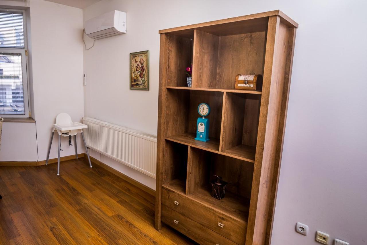 Old City Square Apartment Lovech Bagian luar foto