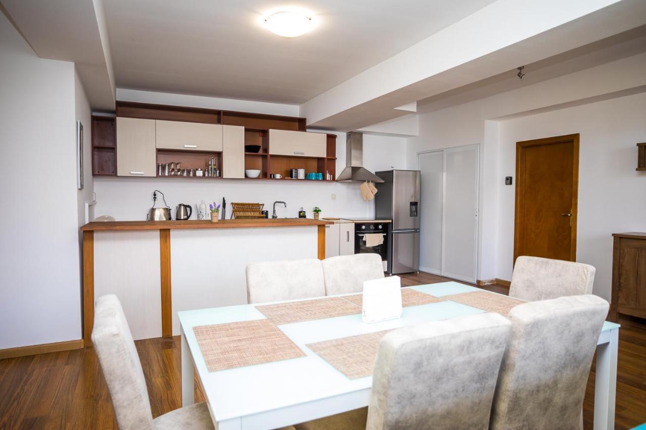 Old City Square Apartment Lovech Bagian luar foto