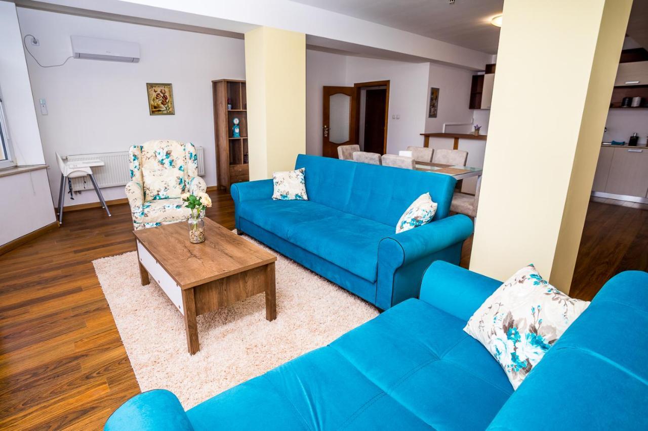 Old City Square Apartment Lovech Bagian luar foto
